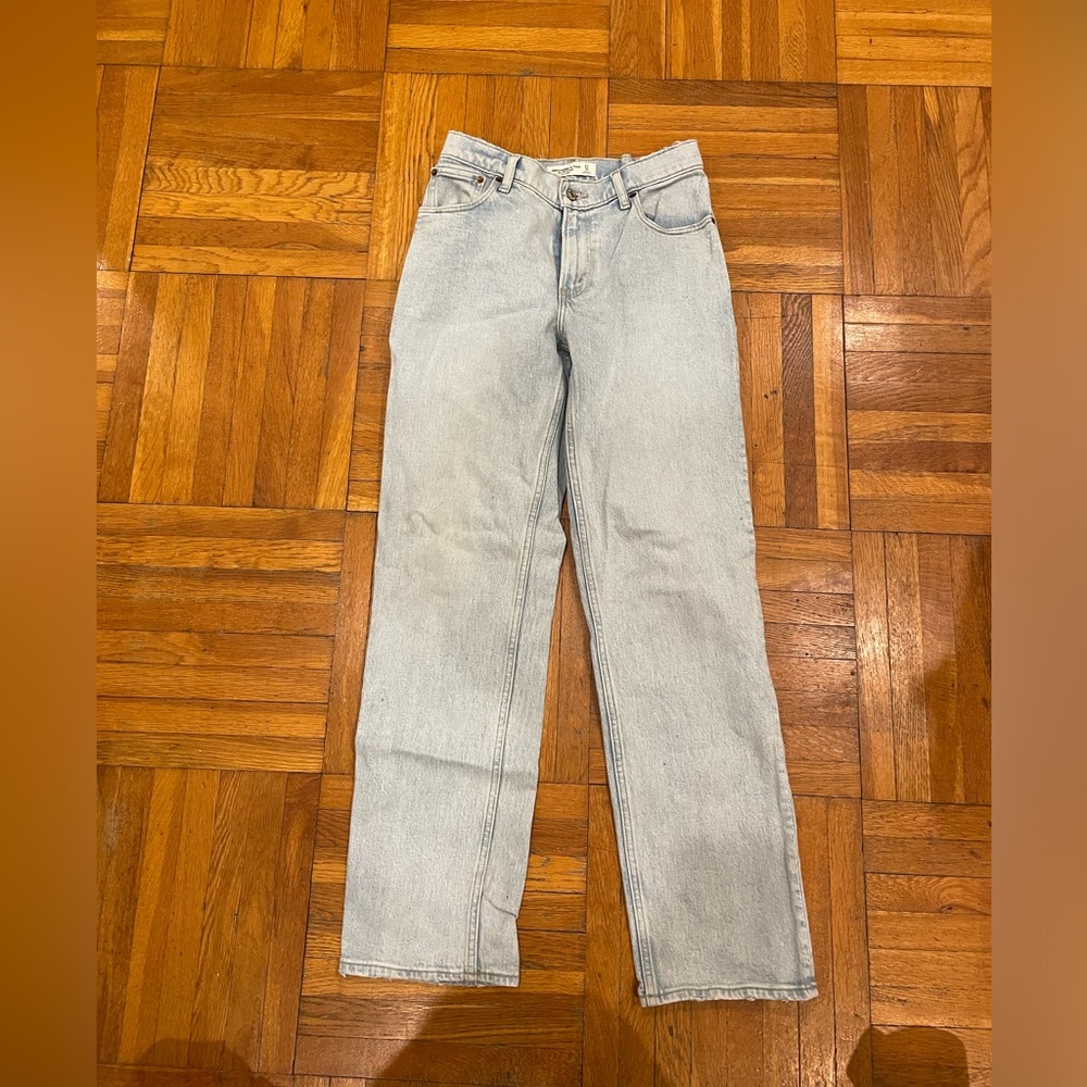 NWOT Abercrombie the 90's Straight Low Rise Jeans